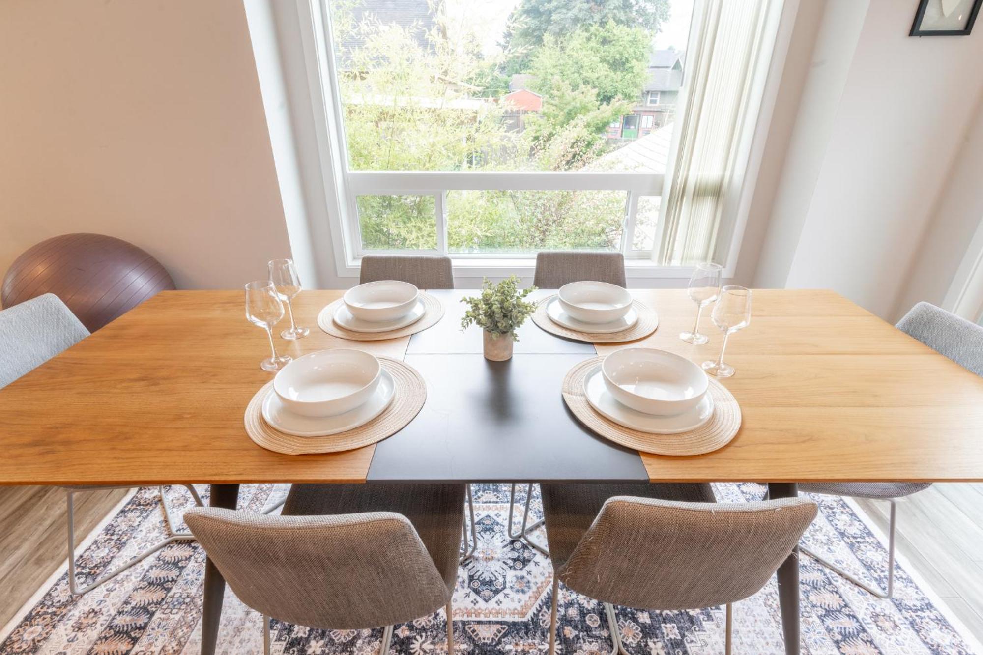 Comfy Family Home, Walkable Neighborhood + Patio! Portland Exteriör bild