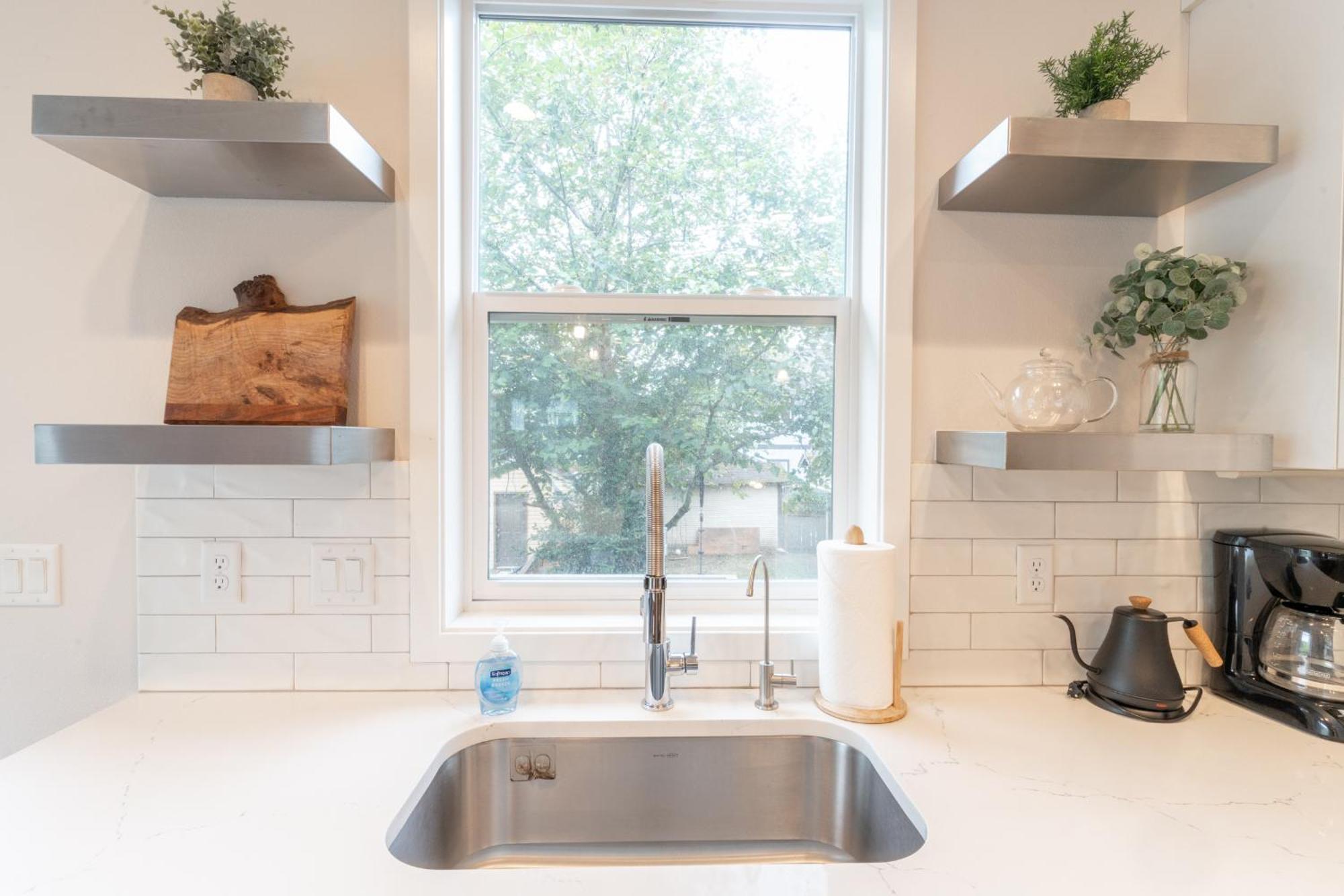 Comfy Family Home, Walkable Neighborhood + Patio! Portland Exteriör bild
